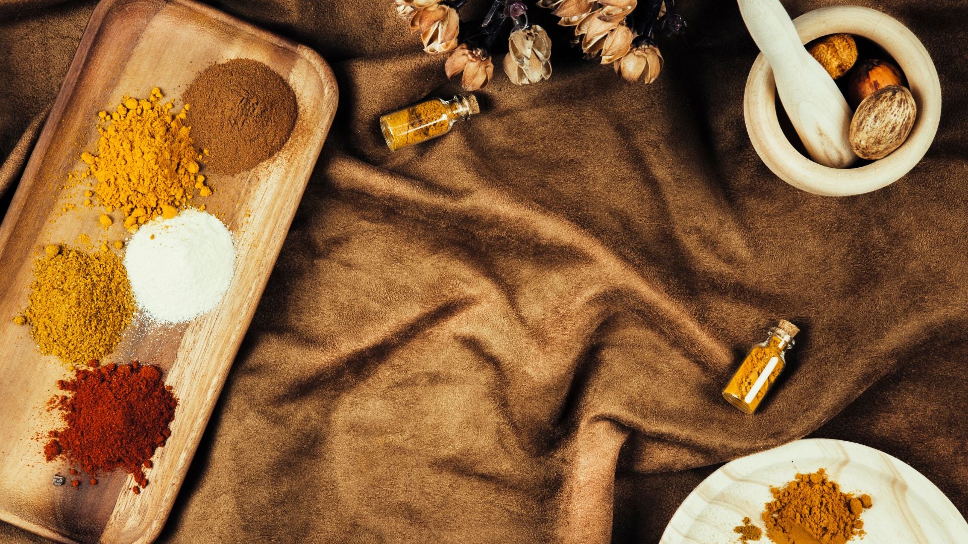 Aromatic Ingredients: Oud, Frankincense, and Myrrh